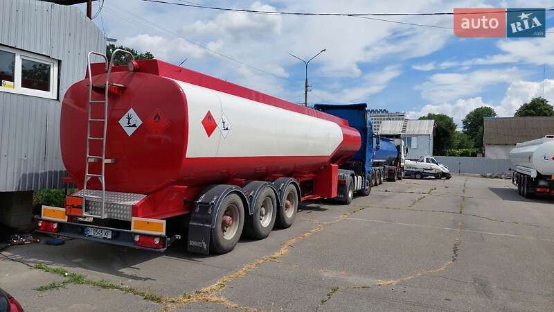 Цистерна полуприцеп Fruehauf DJD SA3