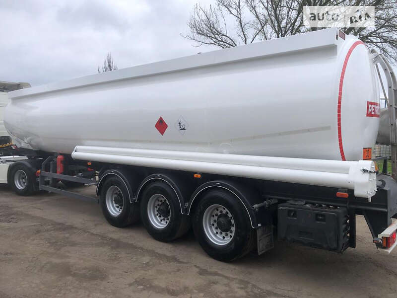 Цистерна напівпричіп Fruehauf TF34