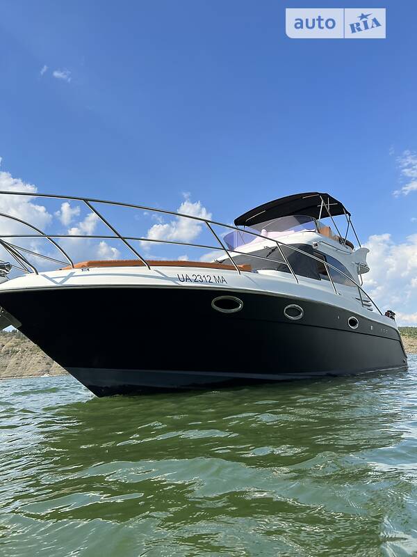 Моторная яхта Galeon 330