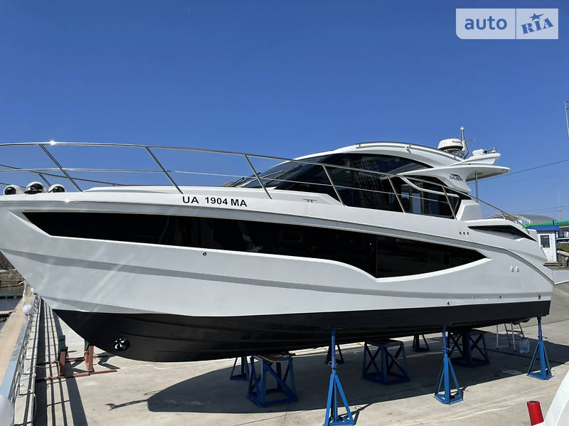 Моторная яхта Galeon 370