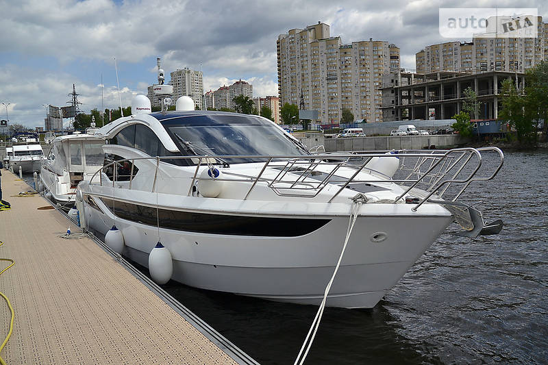 Моторна яхта Galeon 430