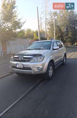 Ціни Toyota Fortuner Газ пропан-бутан / Бензин