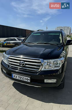 Ціни Toyota Land Cruiser Газ пропан-бутан / Бензин