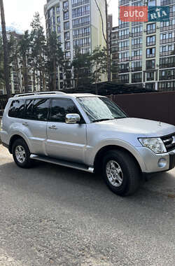 Ціни Mitsubishi Pajero Газ пропан-бутан / Бензин