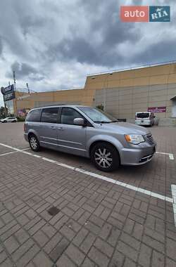 Ціни Chrysler Town & Country Газ пропан-бутан / Бензин
