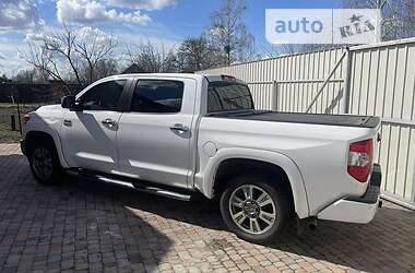 Ціни Toyota Tundra Газ пропан-бутан / Бензин