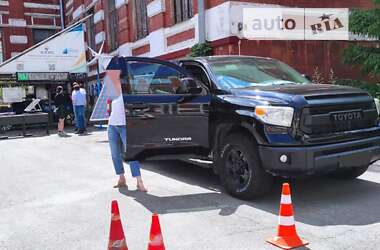 Цены Toyota Tundra Газ пропан-бутан / Бензин