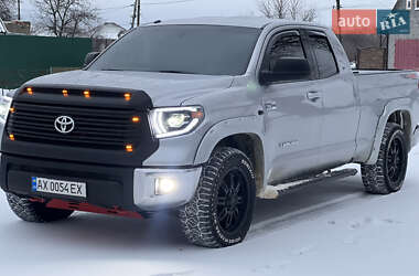 Ціни Toyota Tundra Газ пропан-бутан / Бензин