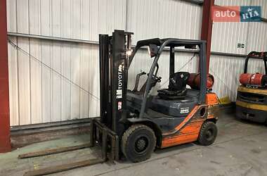 Цены Toyota 02-8FGF25 Газ