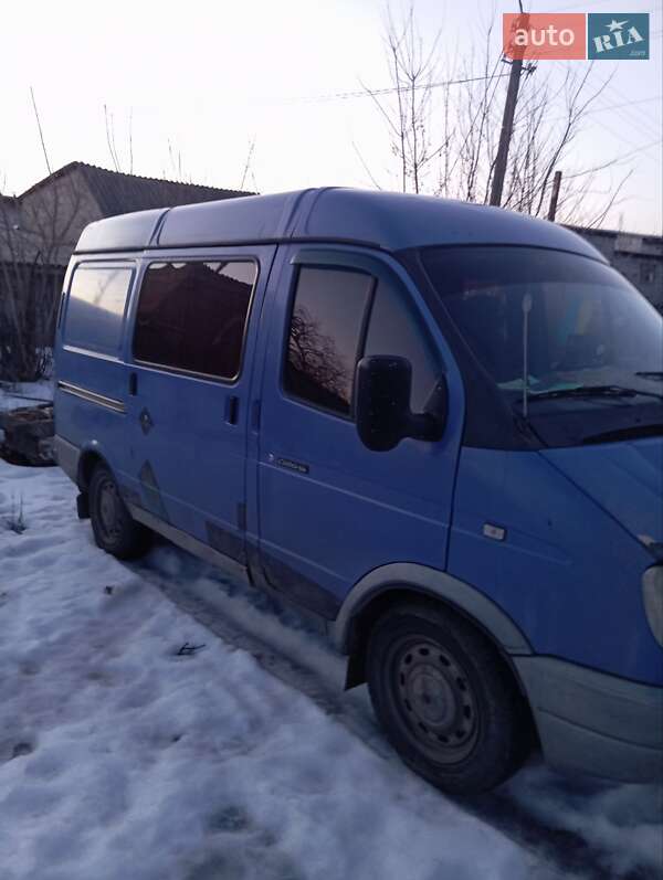 Вантажний фургон ГАЗ 2752 Соболь