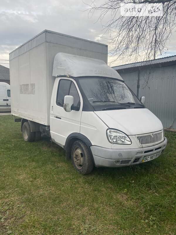 Грузовой фургон ГАЗ 3302 Газель