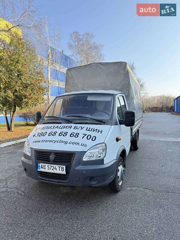 Вантажний фургон ГАЗ 3302 Газель