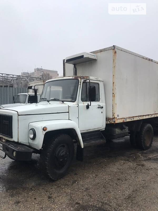 Вантажний фургон ГАЗ 3307
