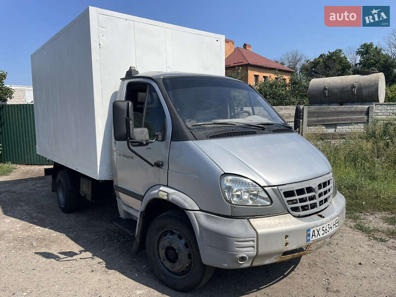 Вантажний фургон ГАЗ 33104