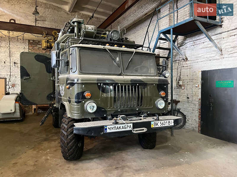 Вантажопасажирський фургон ГАЗ 66