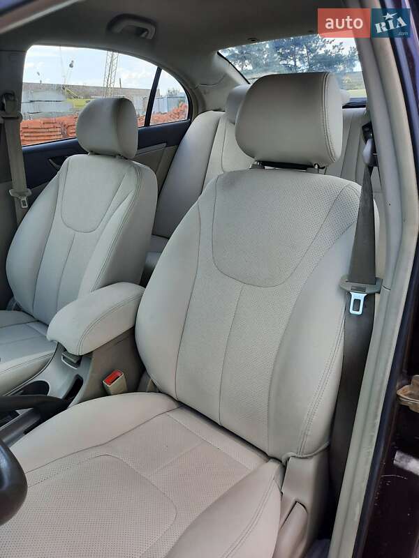 Geely Emgrand 7 (EC7)