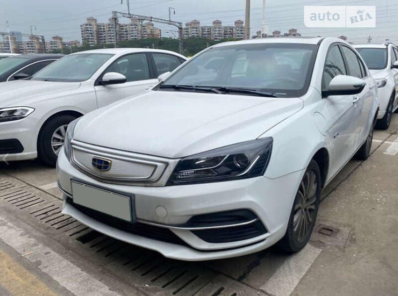 Geely Emgrand EV350