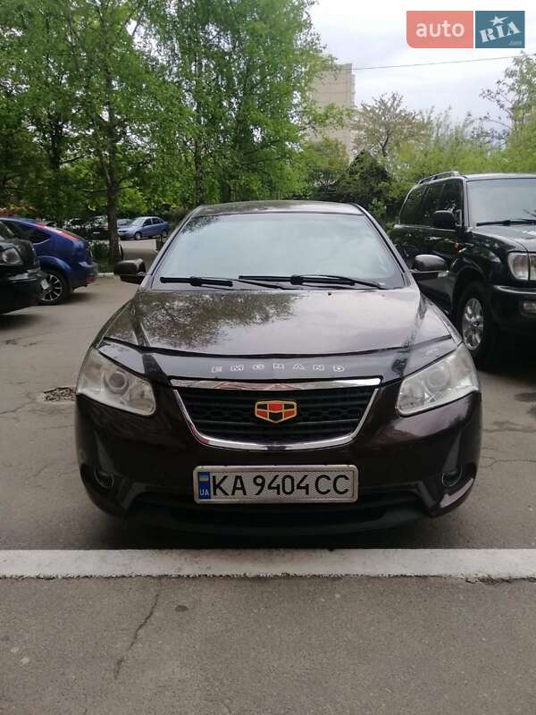 Хетчбек Geely Emgrand