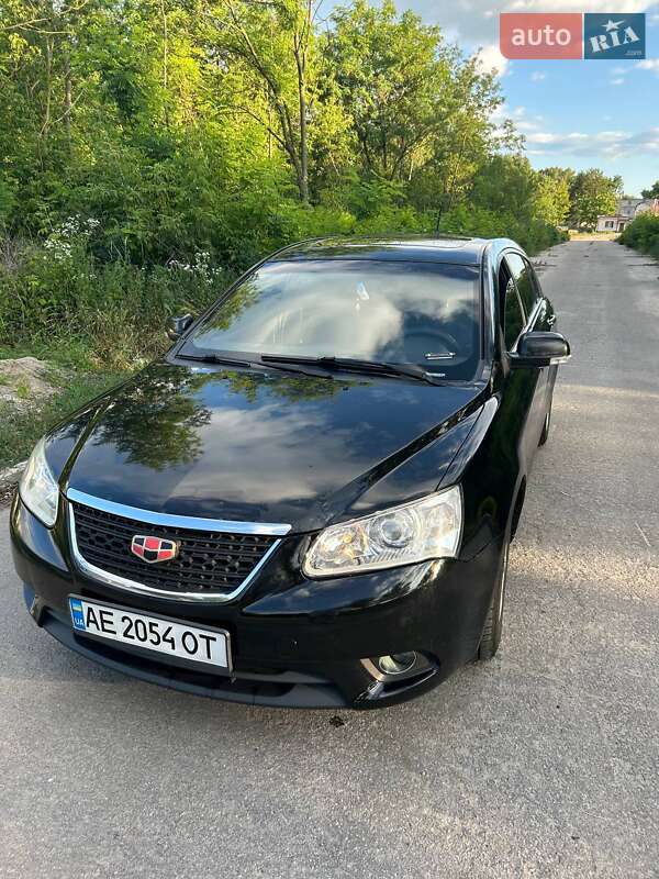 Хетчбек Geely Emgrand