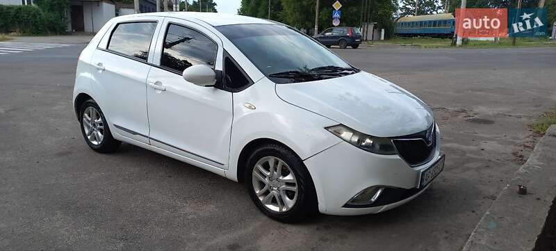 Хетчбек Geely GC5