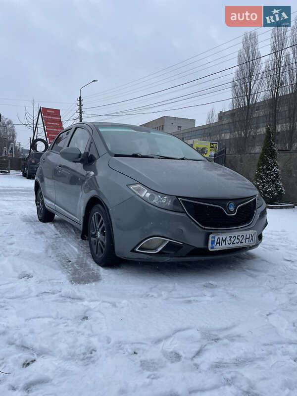 Хэтчбек Geely GC5