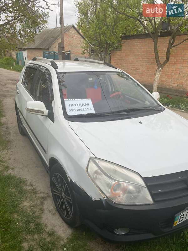 Geely MK Cross