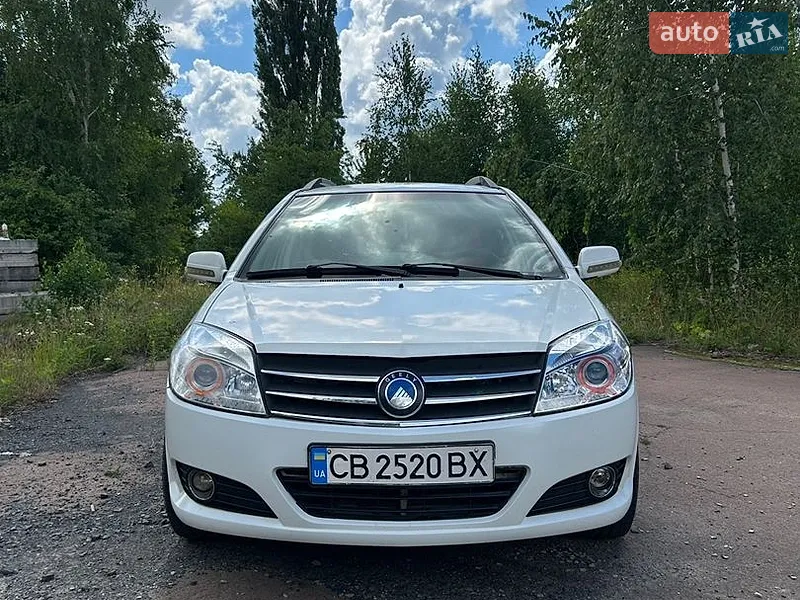 Geely MK Cross