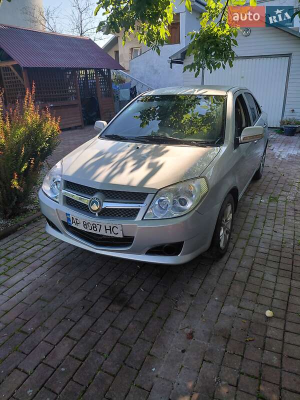 Седан Geely MK 2008 в Тисмениці