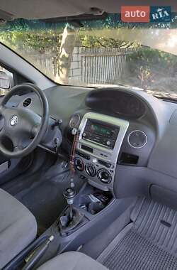 Седан Geely MK 2008 в Тисмениці