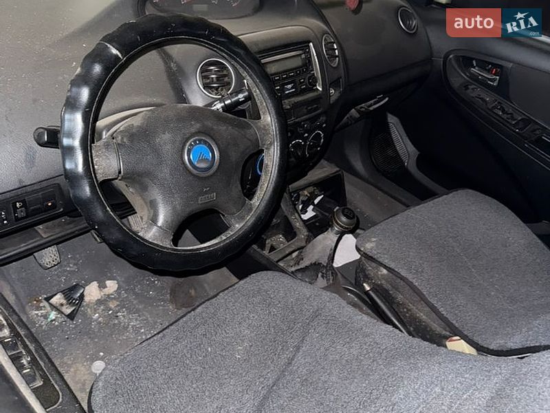 Седан Geely MK 2011 в Путилі