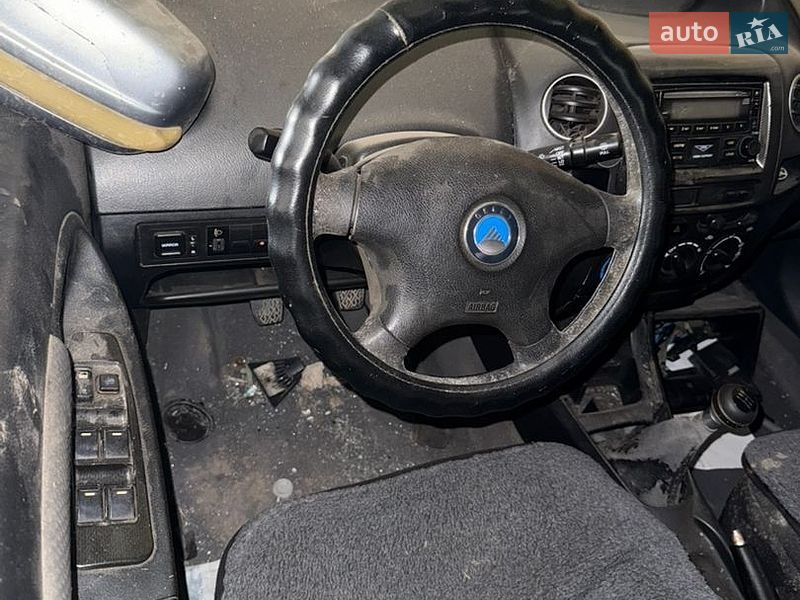 Седан Geely MK 2011 в Путилі