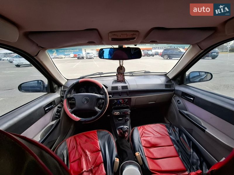 Хэтчбек Geely MR 2008 в Ужгороде