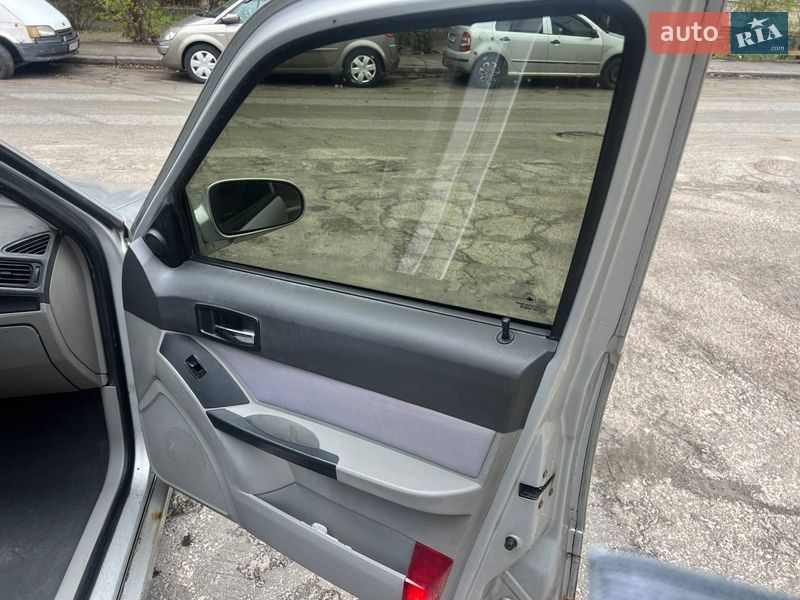 Хэтчбек Geely MR 2008 в Киеве