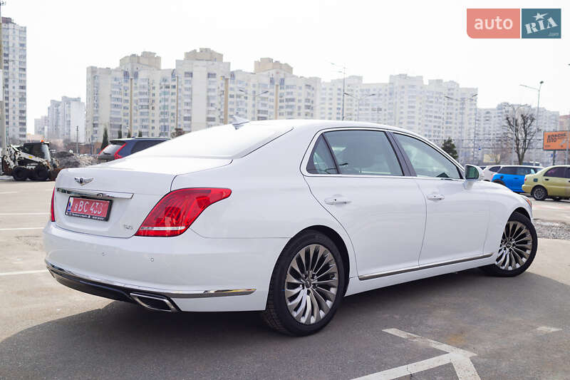 Легковые Genesis G90