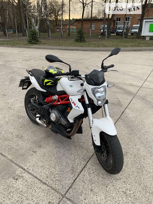 Спортбайк Geon Benelli TNT300