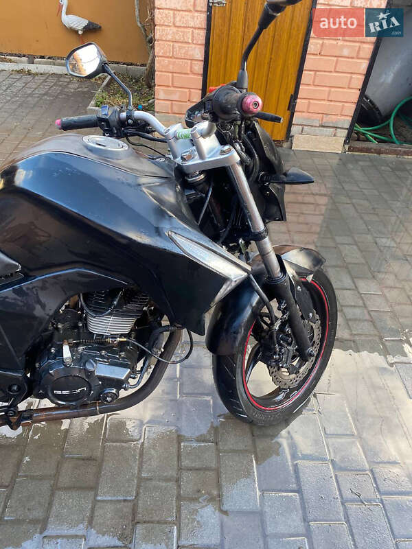 Мотоцикл Многоцелевой (All-round) Geon CR6