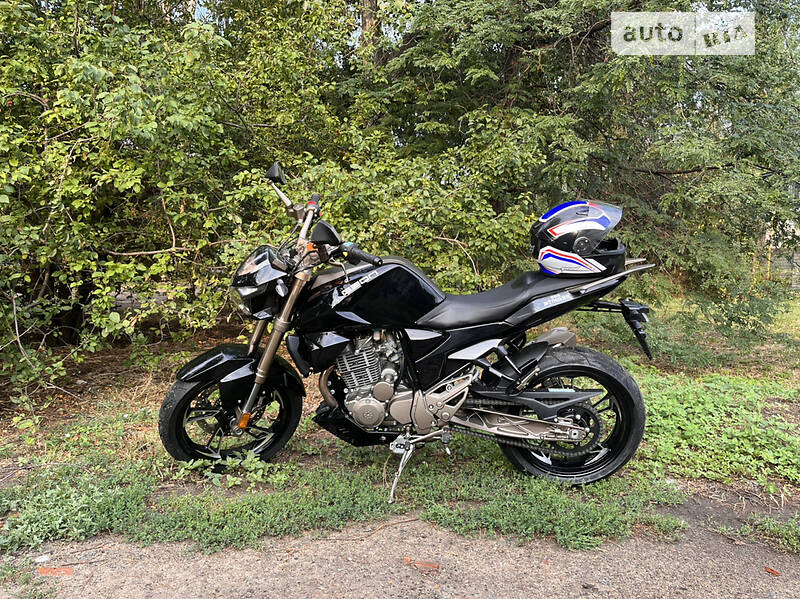 Мотоцикл Без обтекателей (Naked bike) Geon Stinger