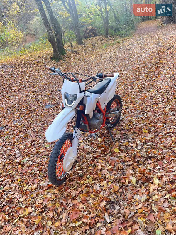 Мотоцикл Багатоцільовий (All-round) Geon Terra-X 250
