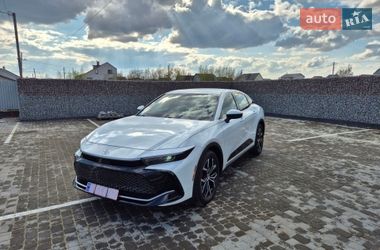 Ціни Toyota Crown Гібрид (HEV)