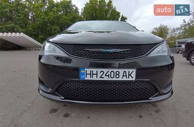 Цены Chrysler Pacifica Гибрид (HEV)