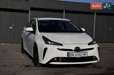 Цены Toyota Prius Гибрид (HEV)