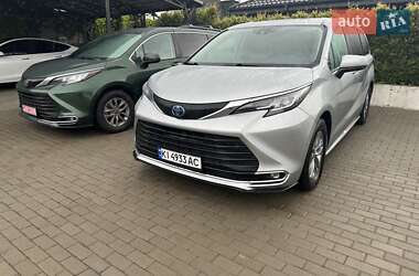 Ціни Toyota Sienna Гібрид (HEV)