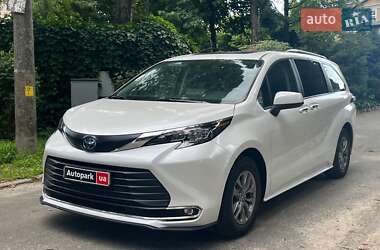 Ціни Toyota Sienna Гібрид (HEV)