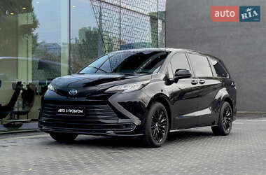 Ціни Toyota Sienna Гібрид (HEV)