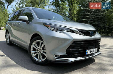 Ціни Toyota Sienna Гібрид (HEV)