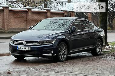 Ціни Volkswagen Passat Гібрид (PHEV)