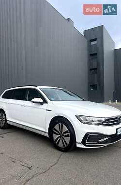 Ціни Volkswagen Passat Гібрид (PHEV)