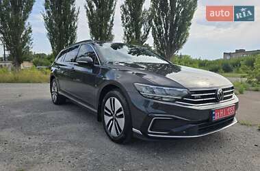 Ціни Volkswagen Passat Гібрид (PHEV)