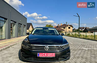 Ціни Volkswagen Passat Гібрид (PHEV)