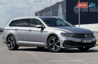 Ціни Volkswagen Passat Гібрид (PHEV)